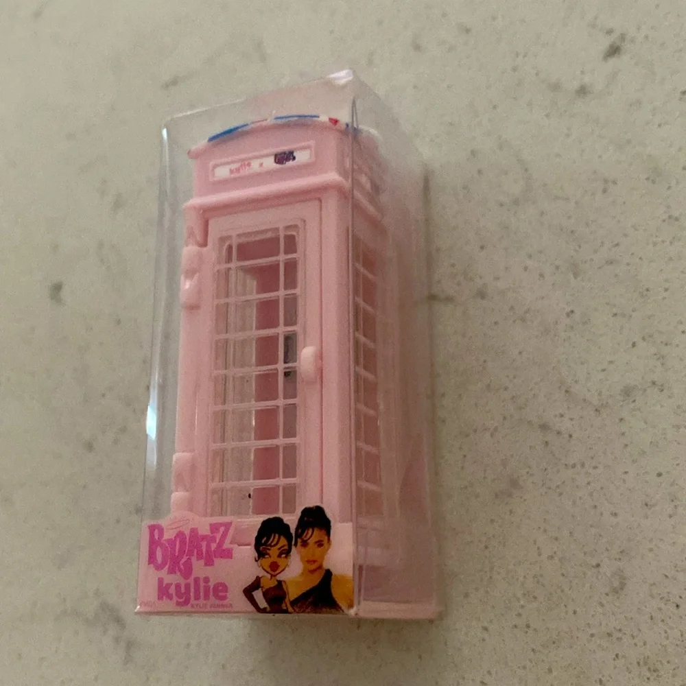 Pink Phone‎ Booth Cell Phone Holder